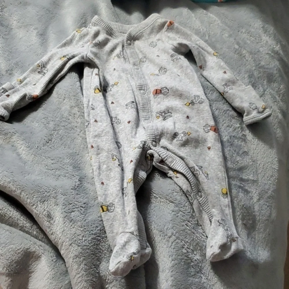 🐻 Carter's Newborn Sleeper